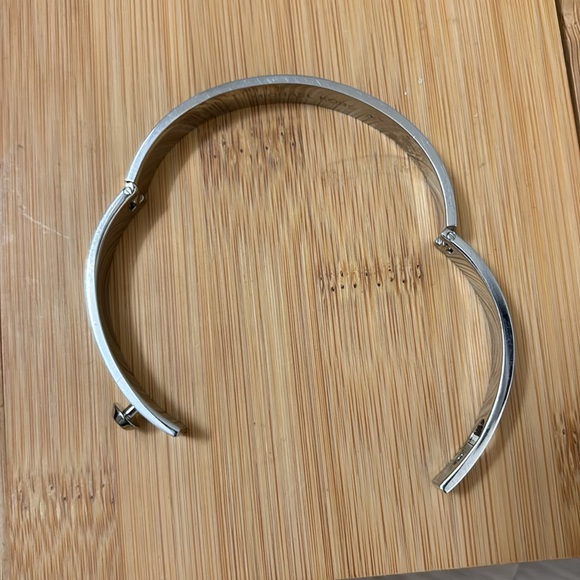 💎3/$50💎 Michael Kors Silver Double Hinge Bracelet - Picture 3 of 4